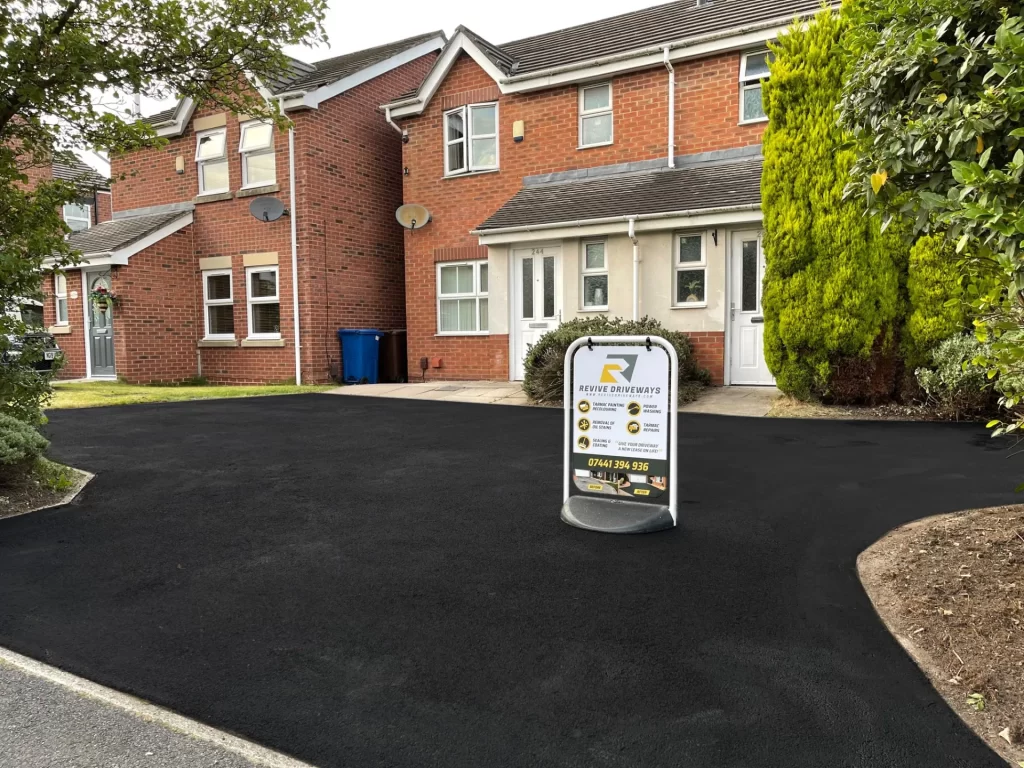 Tarmac Driveway Services: Tarmac Recolour / Painting, Oil Stain Removal, Tarmac Fixing / Repairs, Power Washing, Sealing & Coating. Blackpool, Bispham, Cleveleys, Fleetwood, St Annes, Lytham St Annes, Wrea Green, Poulton-Le-Fylde, Kirkham, Preston, Chorley, Wigan, Bolton, Darwin, and Rochdale.